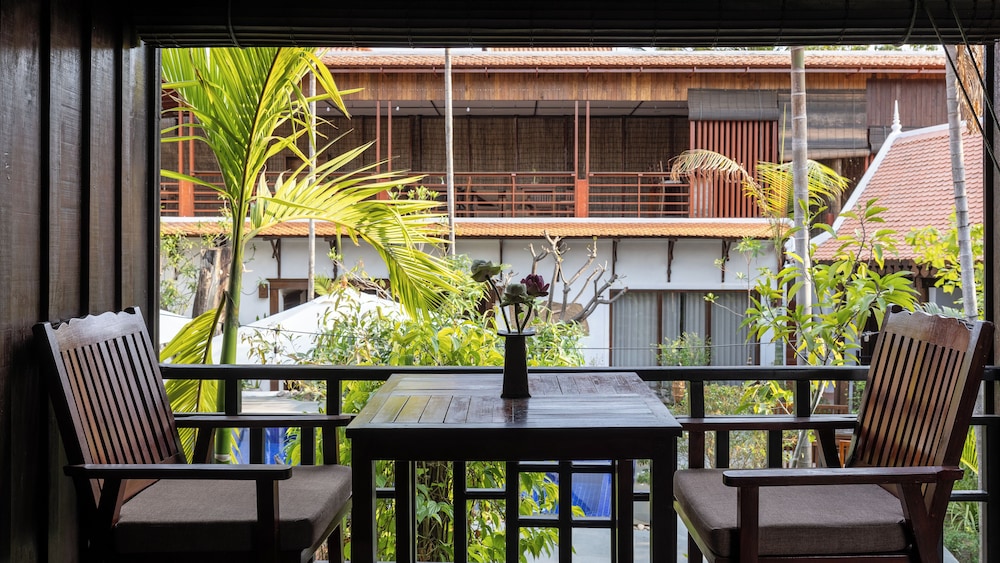 Khmer Lodge