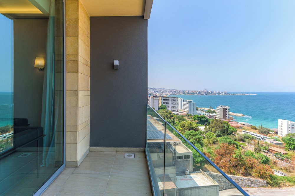 Jounieh Living - Residences by Local Host