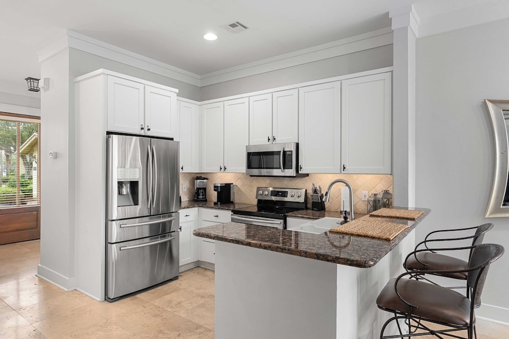 Serene Pondfront Stay w/ View, Pool Access, & Walk to Baytowne Wharf