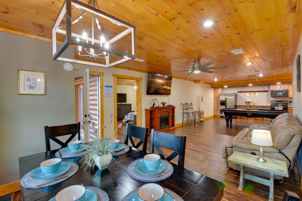 Ellijay Cabin Rental w/ Hot Tub + Mountain Views! view 3