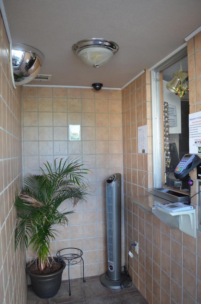 Economy Inn