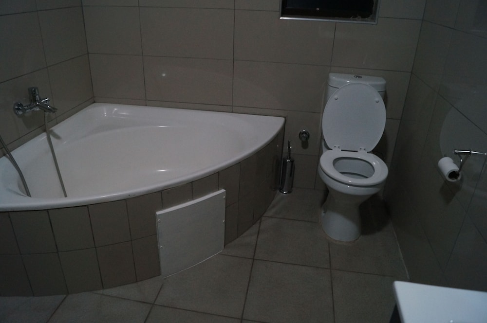 Miraton Eastgate Suites