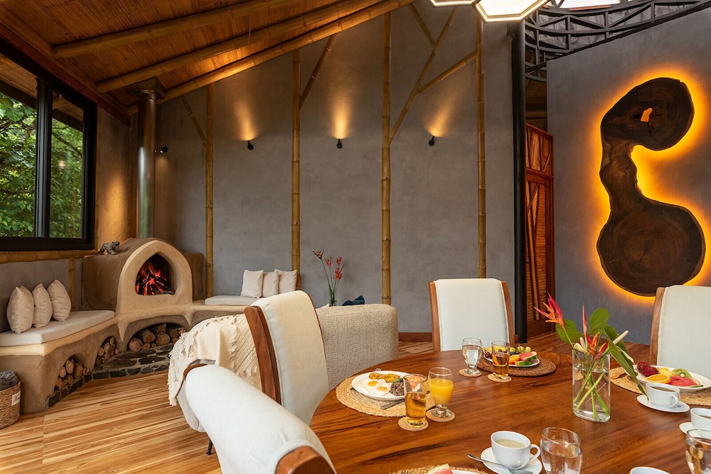 El Tigre Hideaway