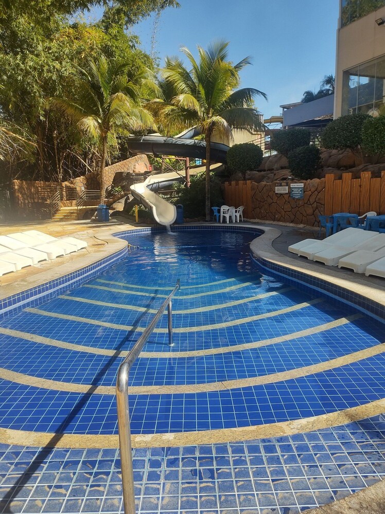 Condominio Golden Dolphin Resort via Roberto Imoveis