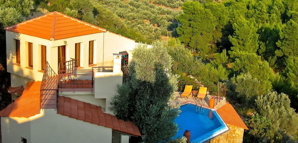 Poikilma Alonissos Villas