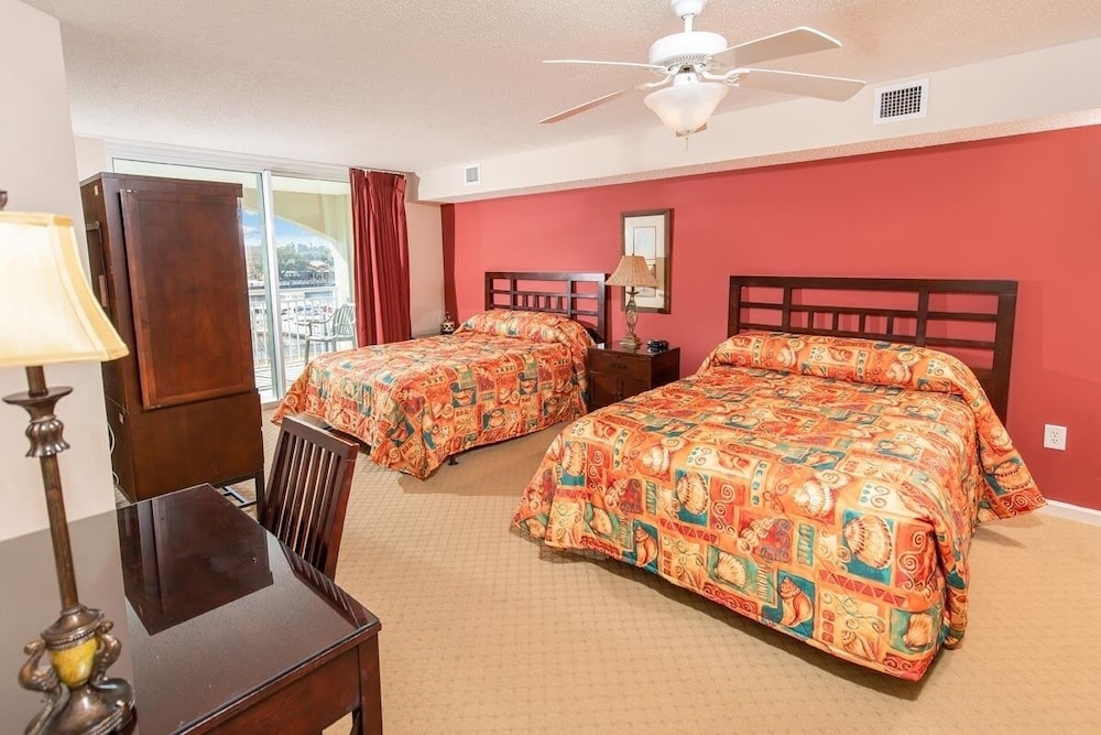 Yacht Club 2-805 3 Bedroom Condo