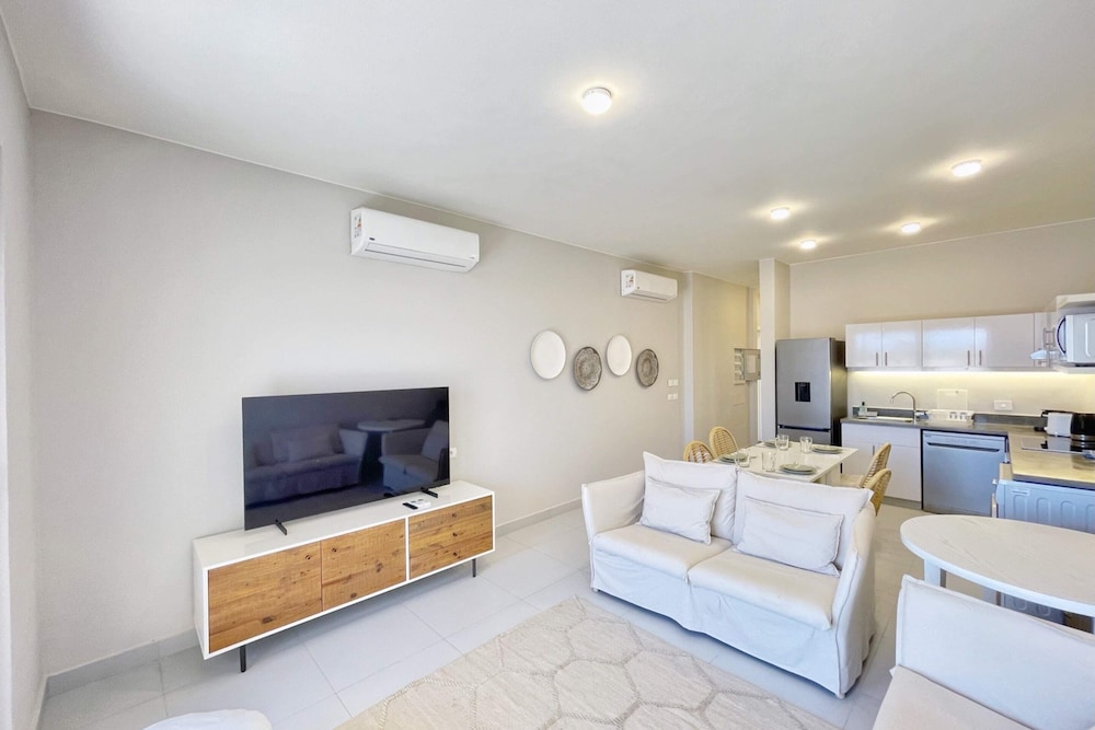 Xuru Stays I Genial 2 BDR w / Pool Access @ Cyan El Gouna