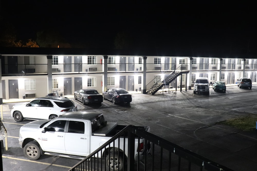 Deluxe Inn Miami, OK