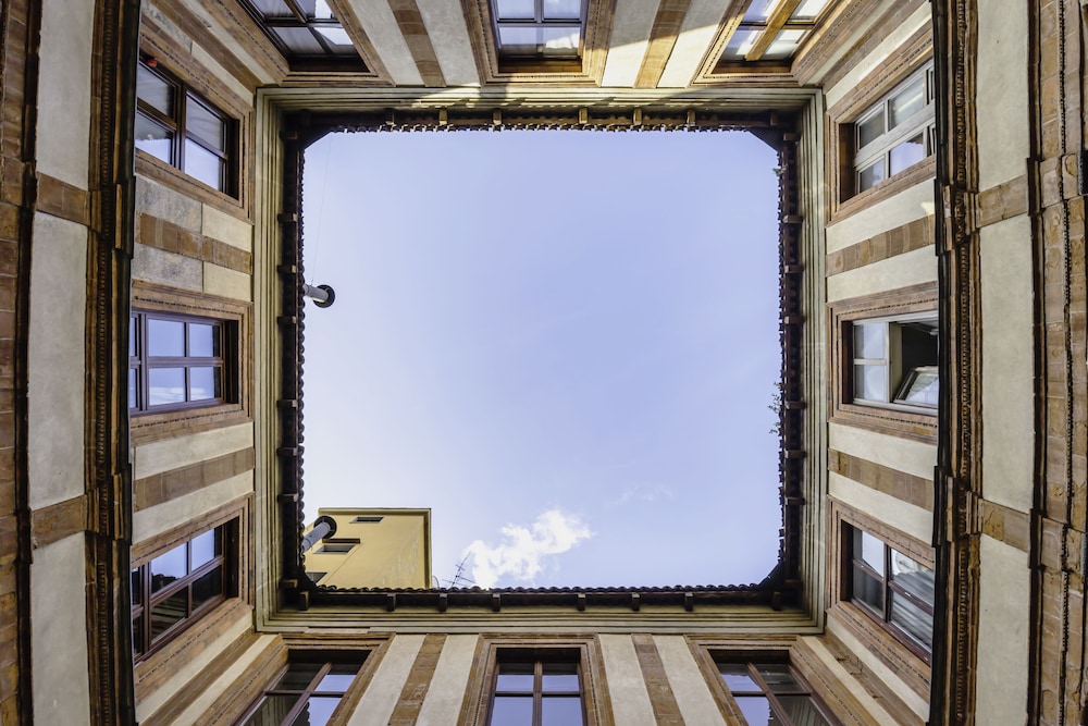 Milan Retreats Duomo