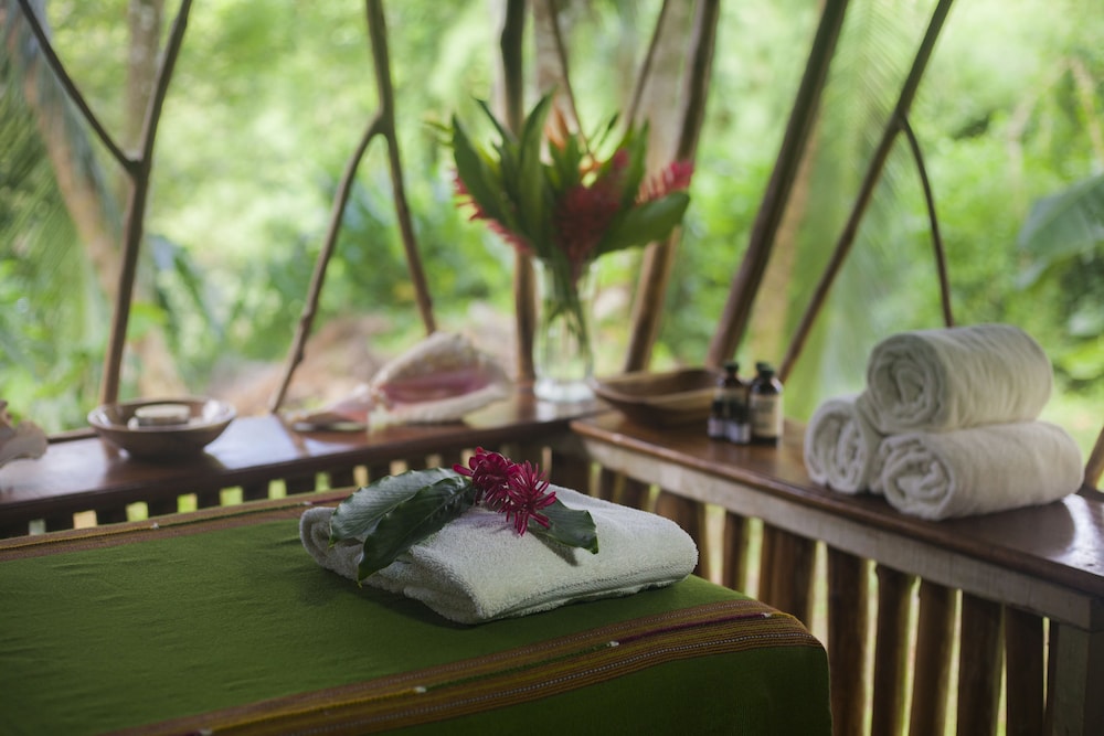 Cotton Tree Lodge
