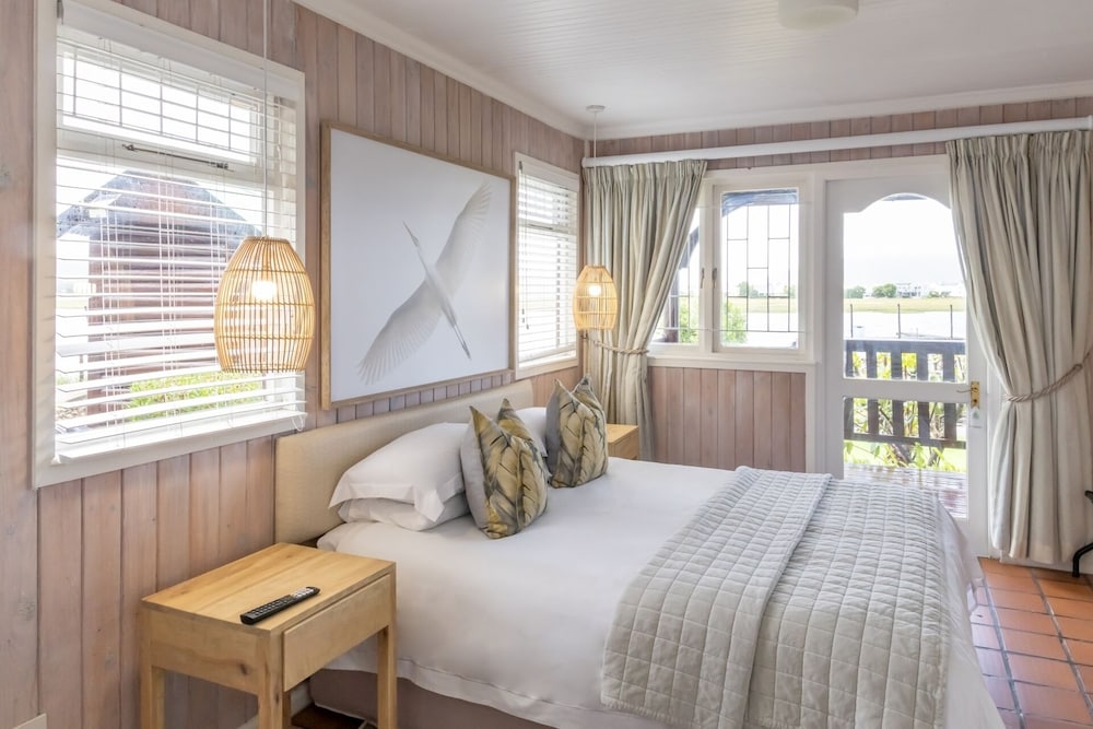 4 TIDES - by First Private Stays