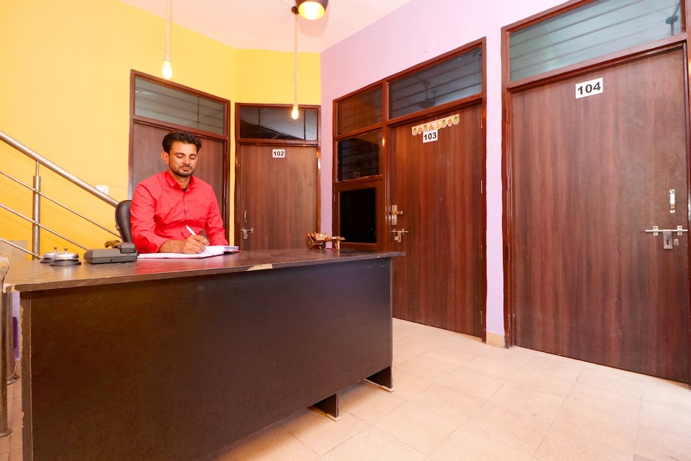 Lobby & Reception