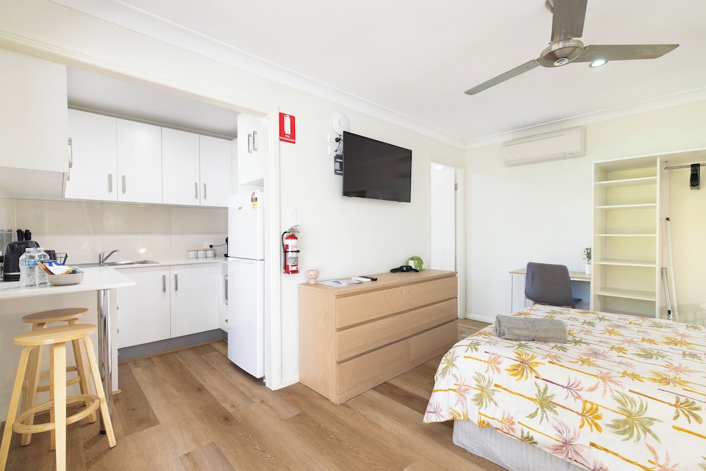 Smart Suites Self Check-in Apartments - 144 Dixon