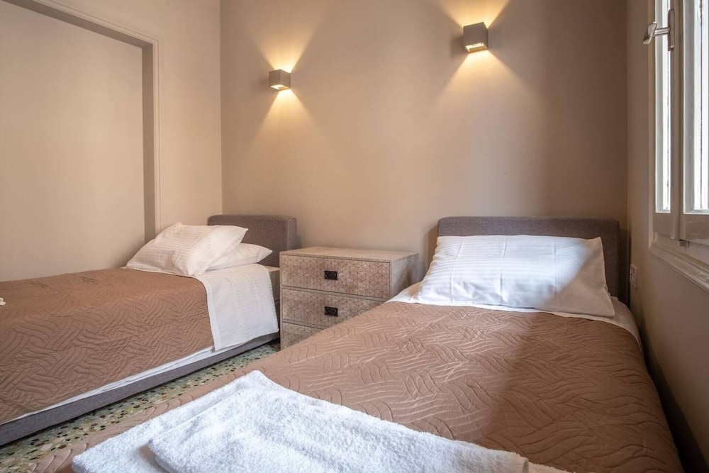 Veneris Residence 2-bedroom Apartment in Chania view 3