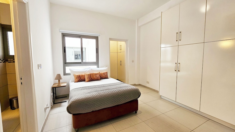 Phaedrus Living Ledras Residences 103