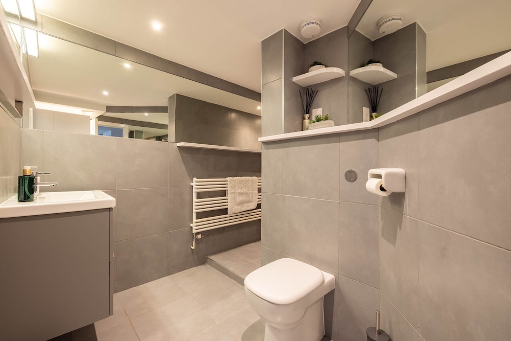 Charming One-bedroom Retreat in Historic Bath