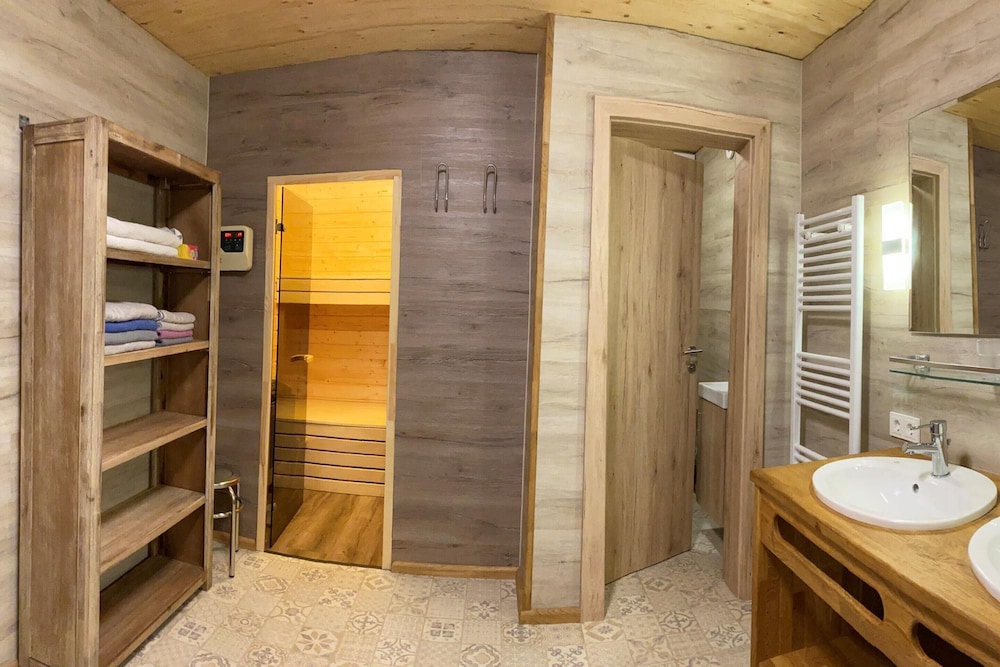Chalet in Dienten With Mountain Views
