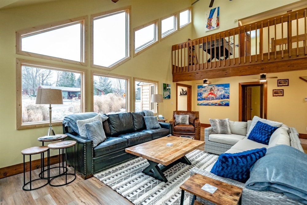 Creekside Vibes view 3