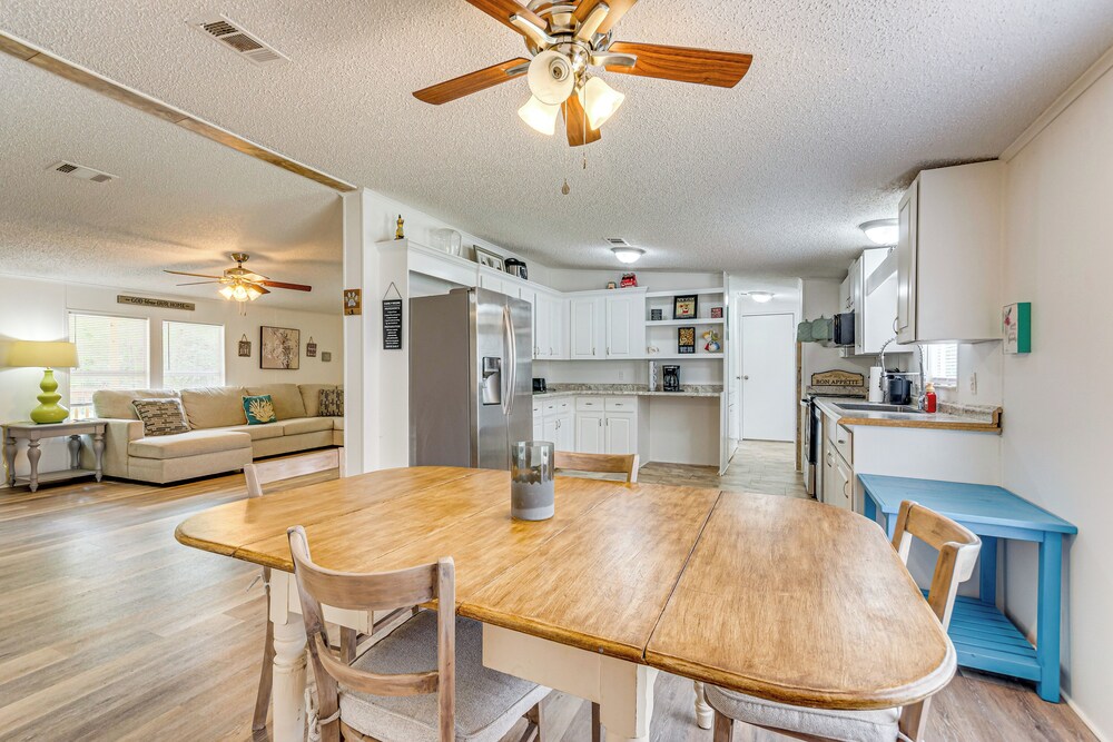 Home Near Navarre & Pensacola Beaches!