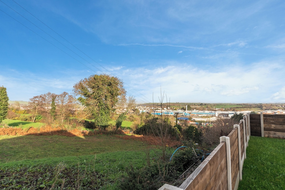 Modern Entire Home Retreat in Newry