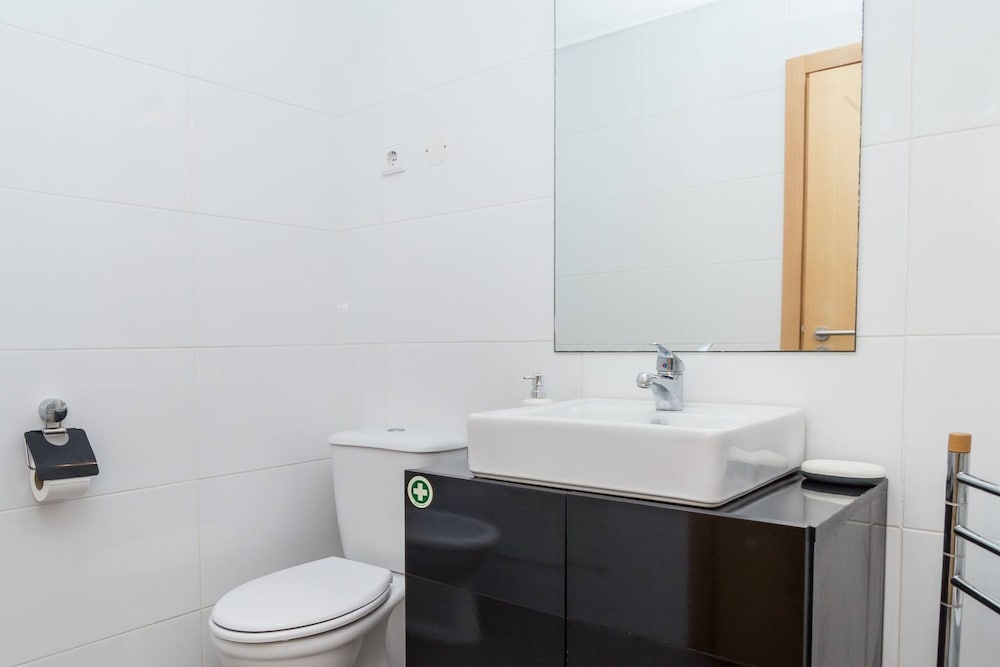04 in Portim o With 1 Bedrooms and 1 Bathrooms