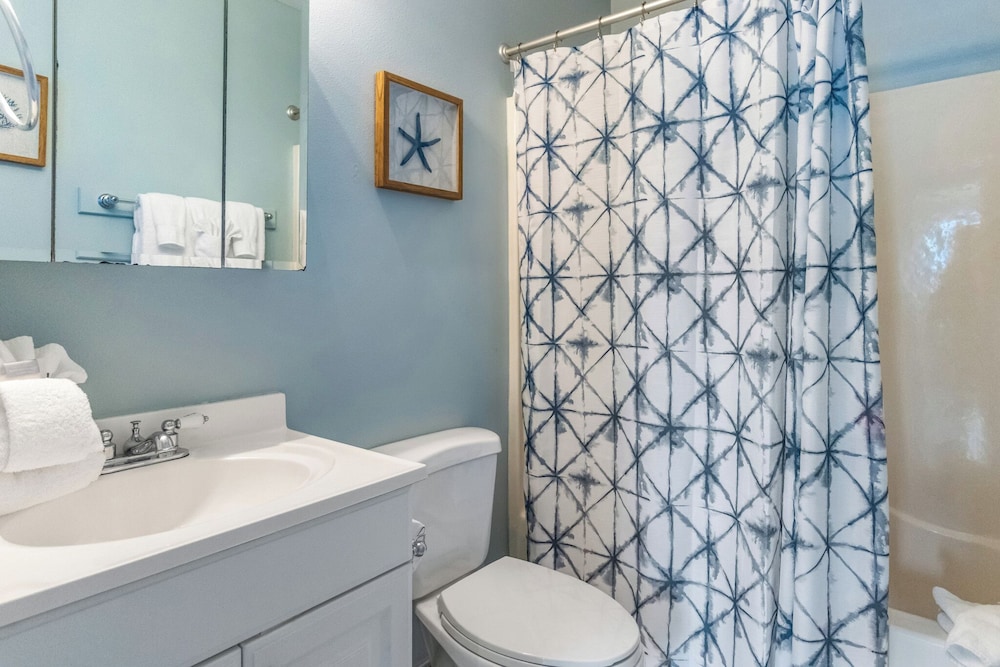 Bikini Bottom by Southern Vacation Rentals