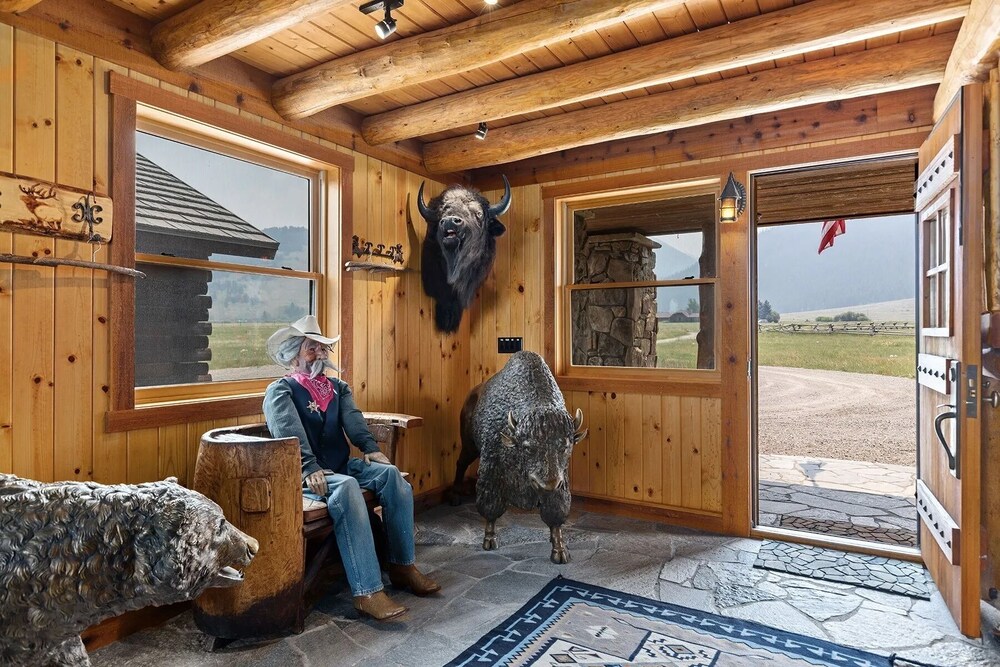 NEW! Elk Refuge Safari Chalet with Teton Views! view 2