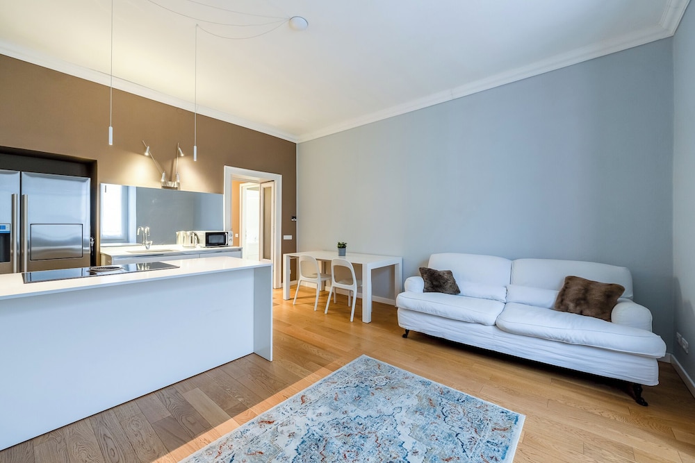 Bramante Luxury Apartments by InnStay