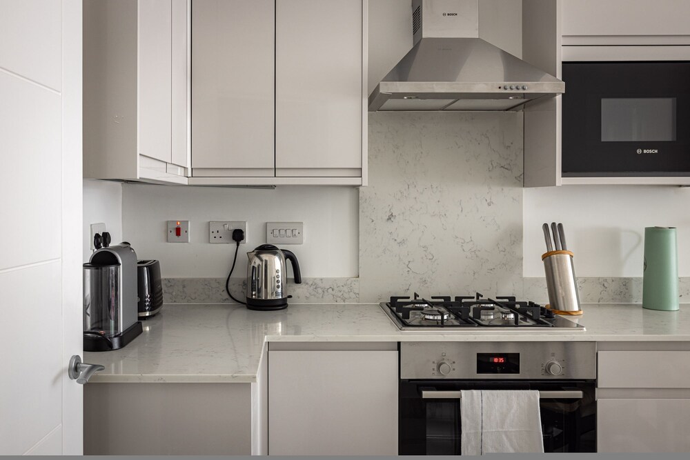Picktheplace Kensington Lux Apartments