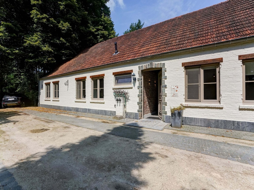 Renovated Farm With Heated Pool