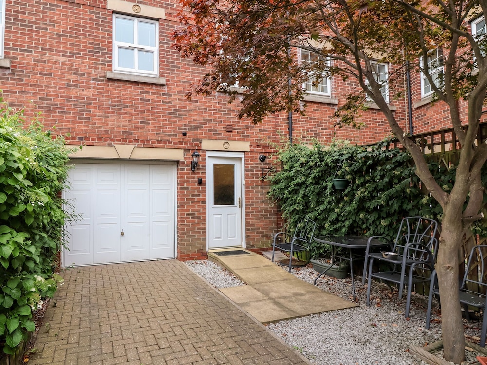 1 Cockerill Fold