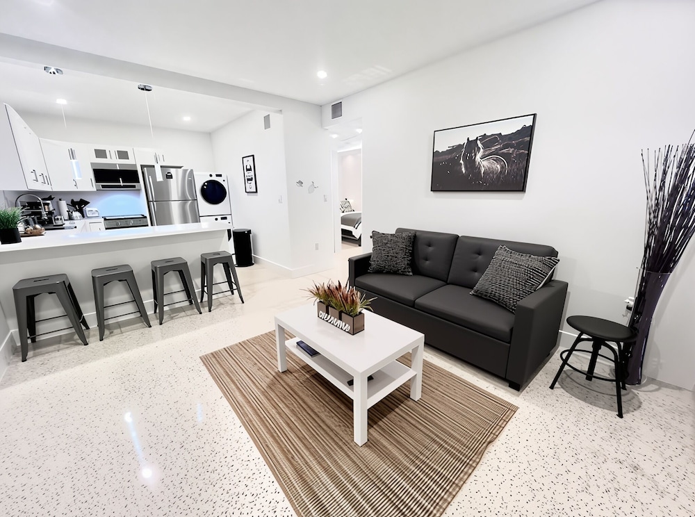 Casitas at Coconut Grove