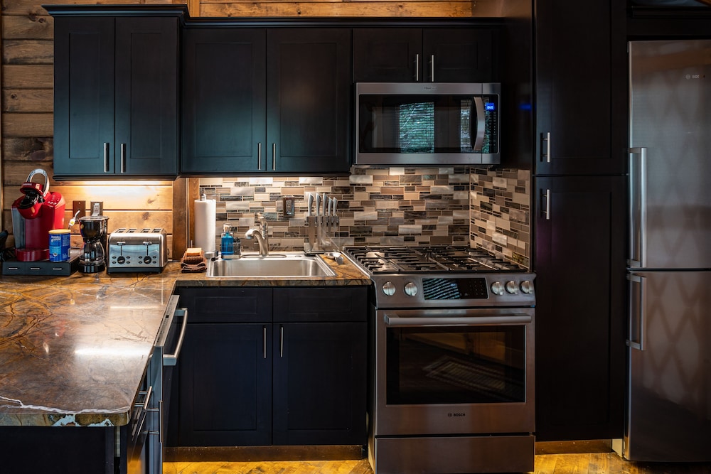 stayNantahala – Smoky Mountain Cabins and Luxury Yurts