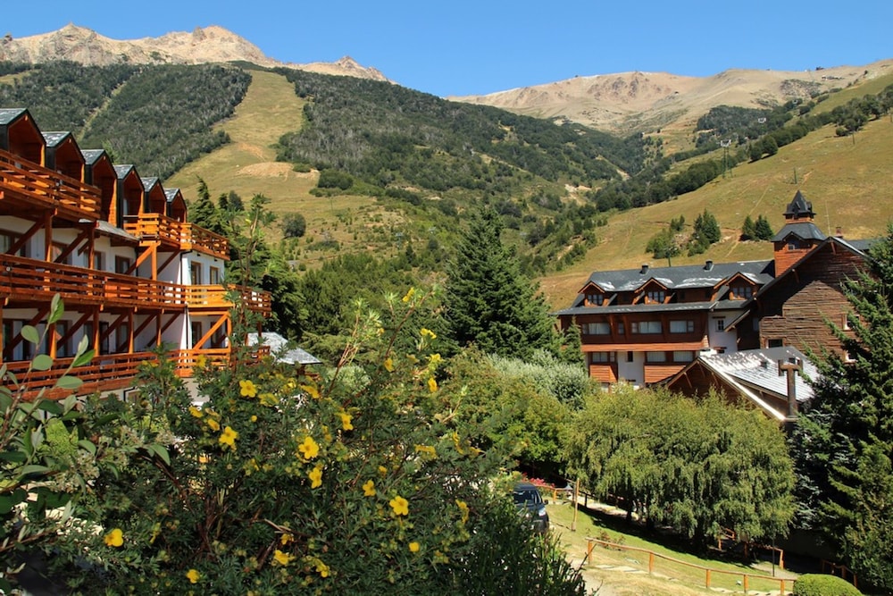 Hotel Catedral Patagonia Ski & Wellness - Image 1