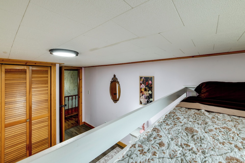 Riverfront Retreat w/ Near Boat Launch in Nineveh!