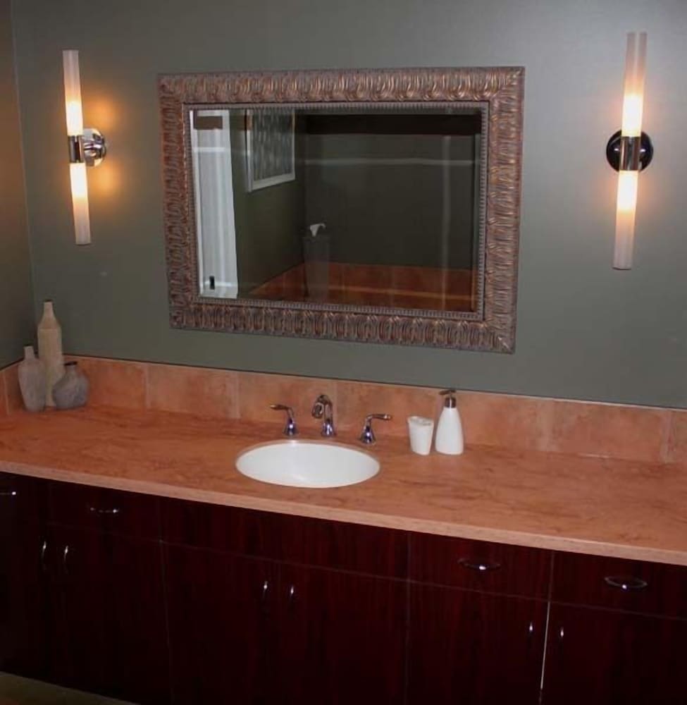 Crooked Tree Guest Suites
