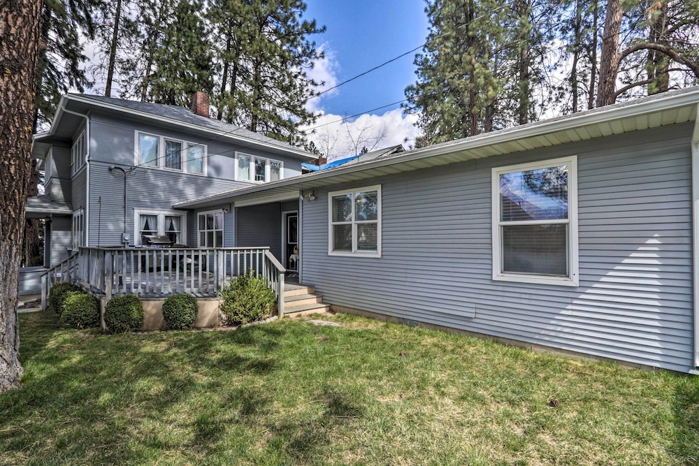 Centrally Located South Hill Apartment w/ Smart TV, photo 9