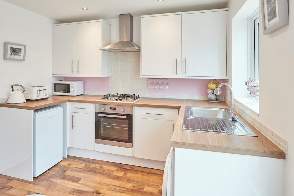 Host Stay Garden Cottage