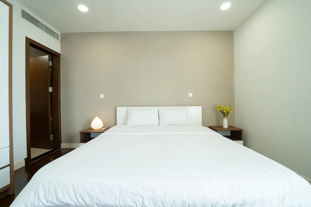 Bayhomes Lancaster Serviced Apartment