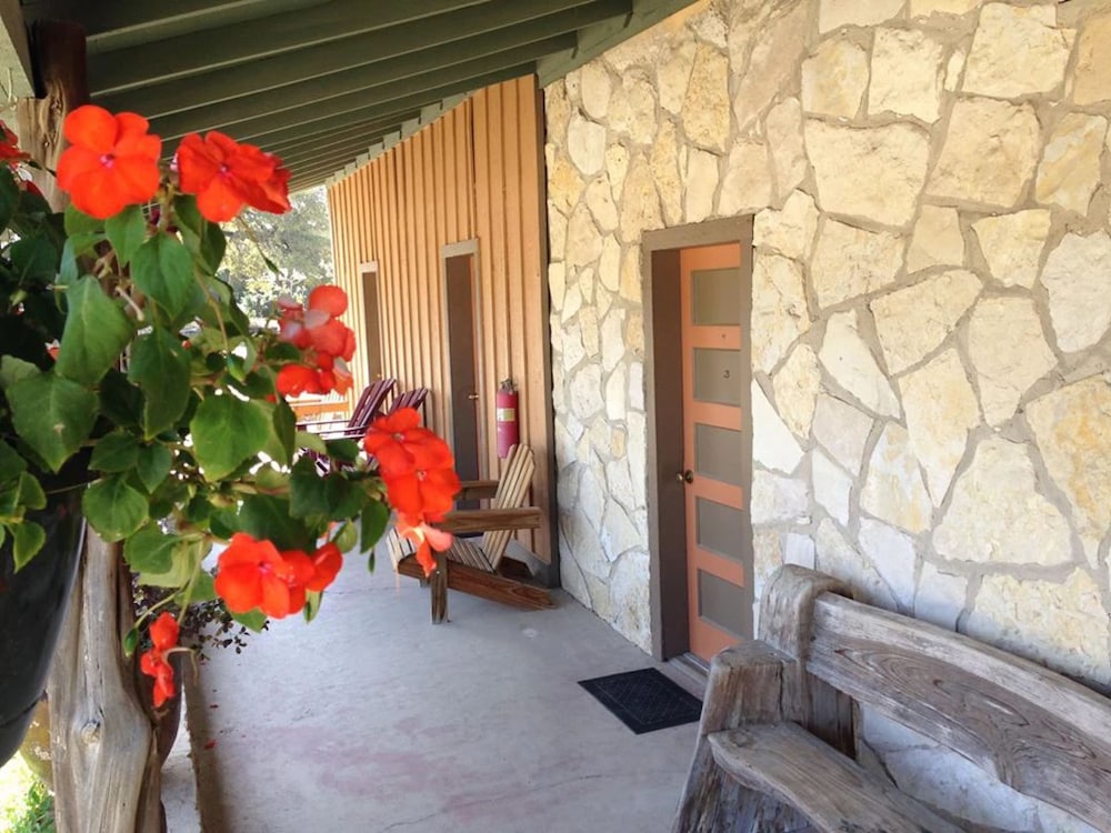 The Leakey Inn by CMD