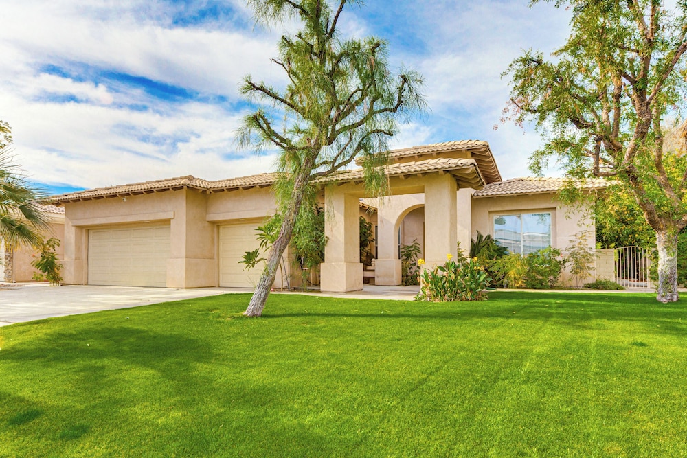 Family Friendly: Spacious Oasis in Palm Desert!