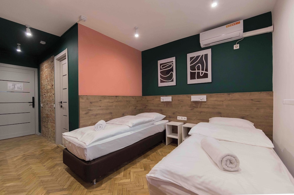 Urban Rooms