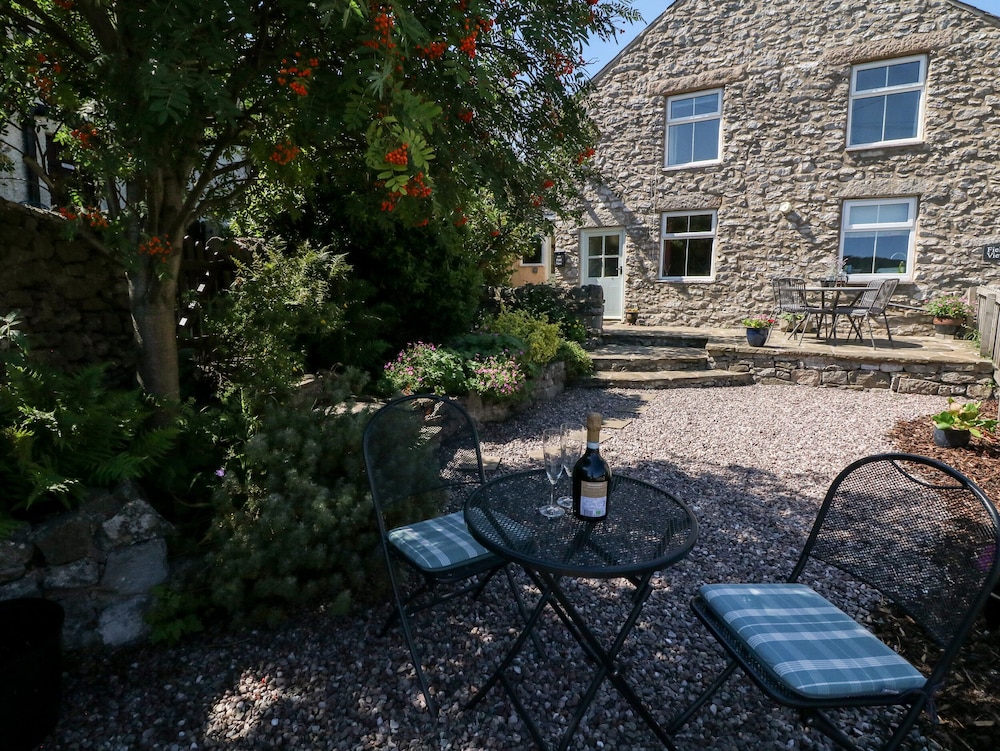 Hope Valley Vacations - Field View - Property Image 1