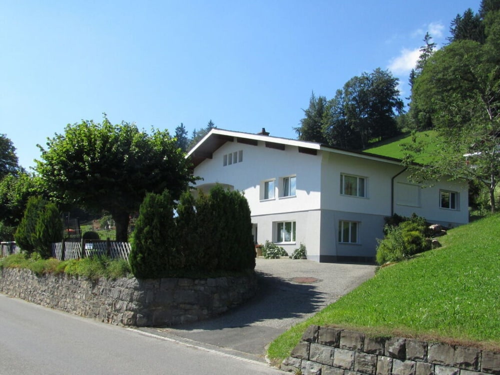 Apartment Chalet Beatrice Share