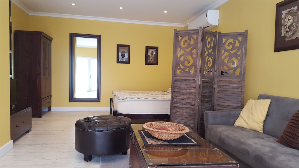 Constantia Cottages