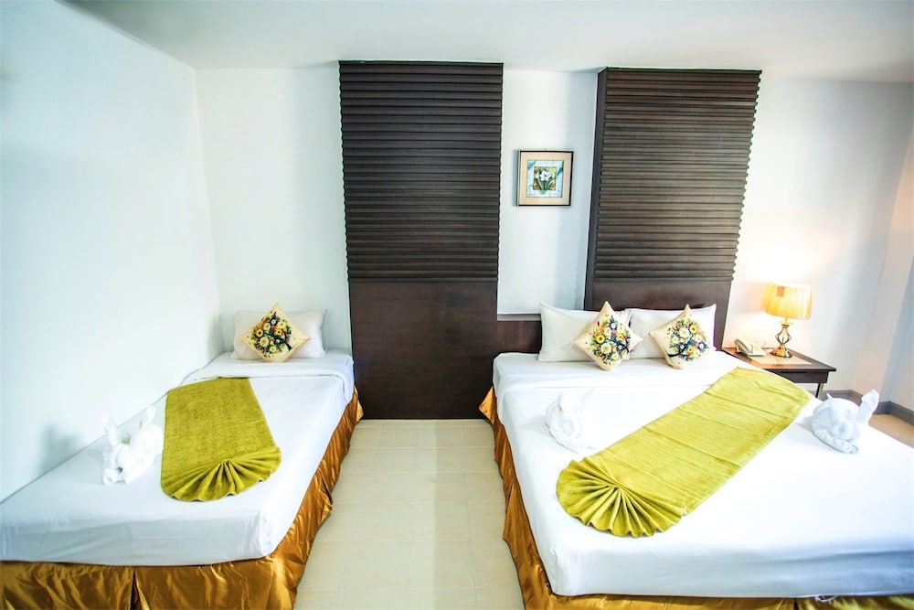 Patong Sino House