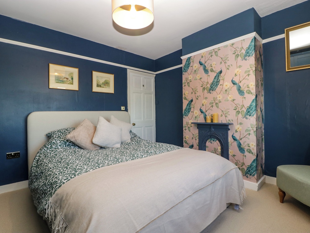 Holly Cottage