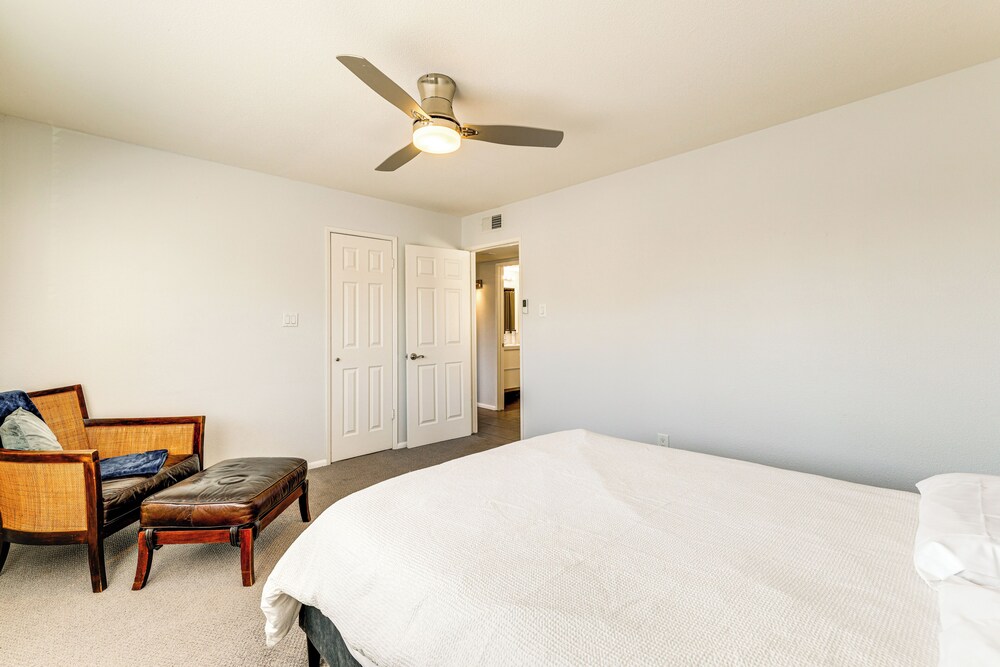 Community Pool: Scottsdale Condo 2 Mi to ASU