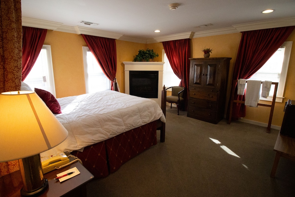 Delamater Inn