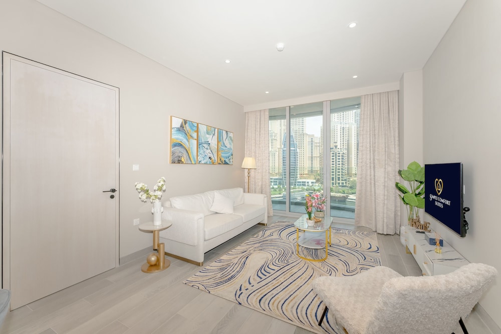 SIMPLY COMFORT  Bright Apartments Steps from Marina Walk